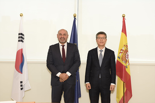 FCC Construcción y Samsung C&T CORPORATION firman una alianza para trabajar juntos en proyectos de infraestructuras internacionales
