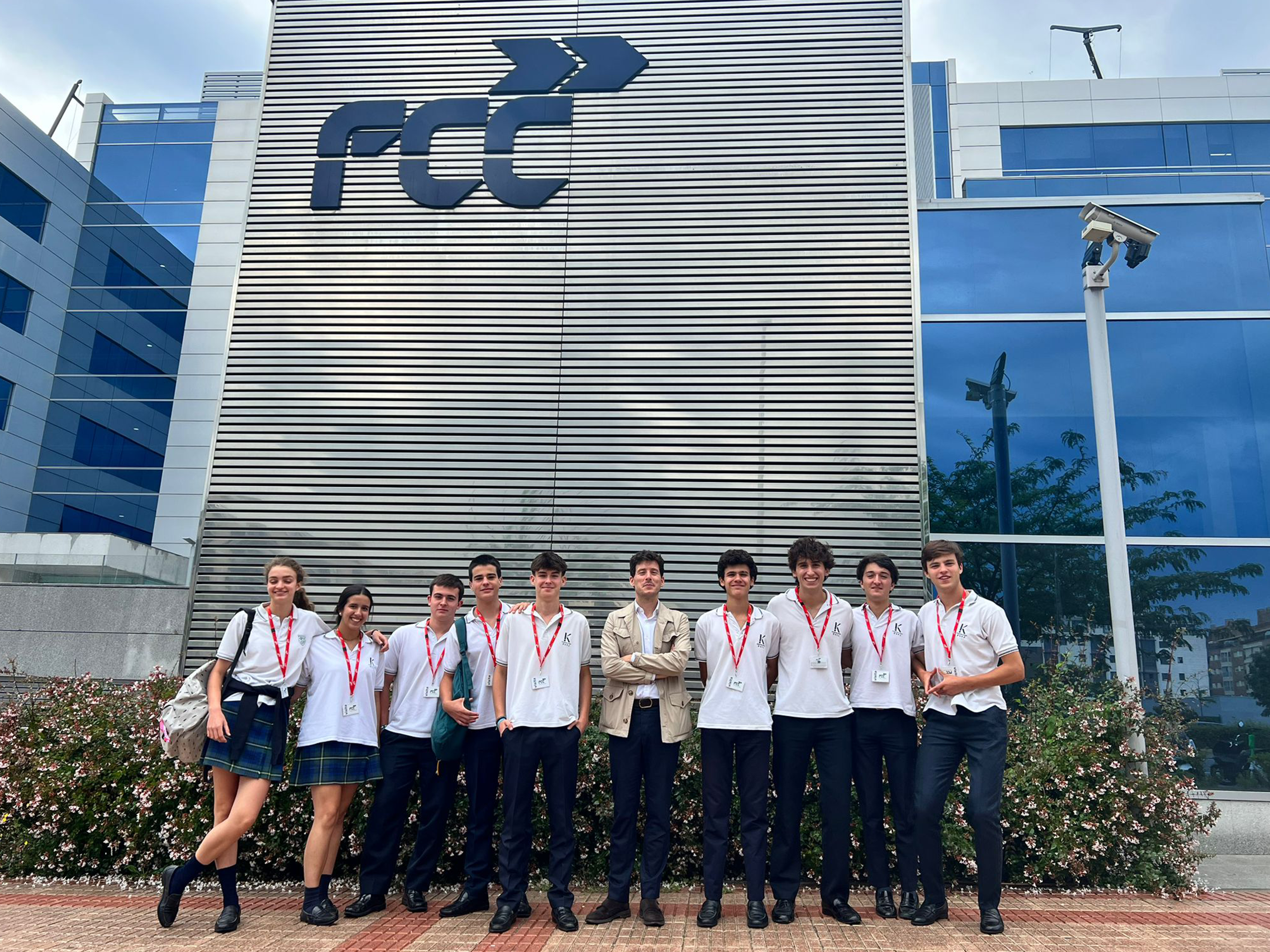 Alumnos del colegio Kensington School visitan las instalaciones del Grupo FCC